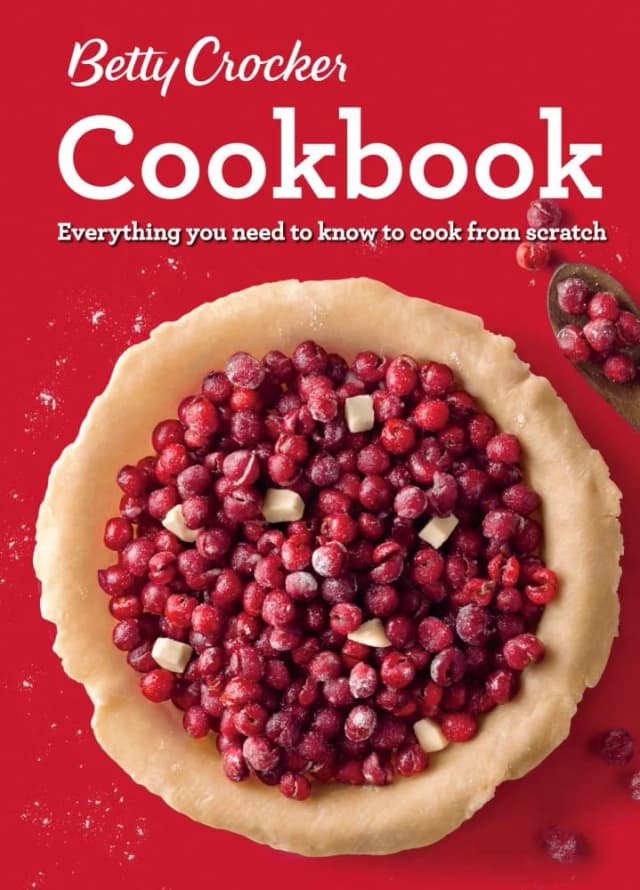 Betty Crocker Cookbook, 12th Edition: Everything You Need to Know to Cook from Scratch (Comb-Bound Hardcover)